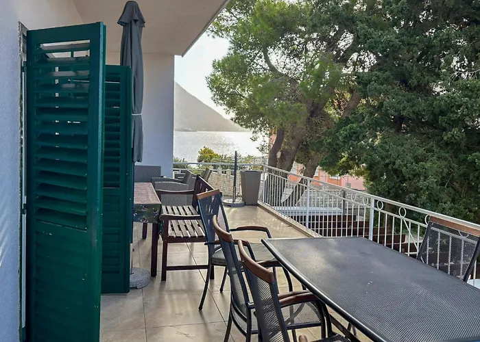 Daire 4 Bedroom Stunning In Makarska